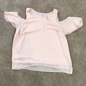 Light pink off the shoulder shirt size XL